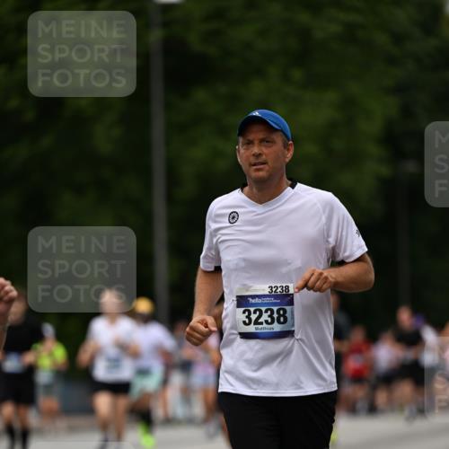 29.06.2025 - hella hamburg halbmarathon Dr. Thomas Lammeyer http://msf.ph/oto/8424150 29.06.2025 10:49:18 Kennedybrücke 1024, 1273, 1685, 1713, 3238, 3506, 6002, 6841, 6922, 7216, 7541, 7610, 7818, 8605, 8745, 8907, 9084, 9085, 10223, 10303, 10304 meine-sportfotos.de