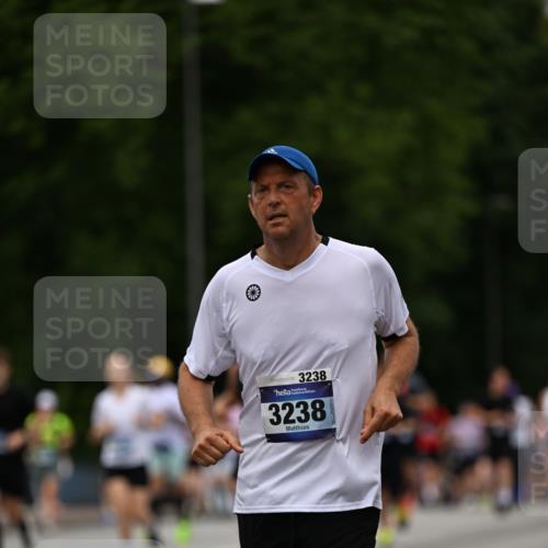 29.06.2025 - hella hamburg halbmarathon Dr. Thomas Lammeyer http://msf.ph/oto/8424158 29.06.2025 10:49:19 Kennedybrücke 1024, 1273, 1685, 1713, 1798, 3238, 3506, 6002, 6841, 6922, 7216, 7541, 7610, 7818, 8605, 8745, 8907, 9084, 9085, 10223, 10303, 10304 meine-sportfotos.de