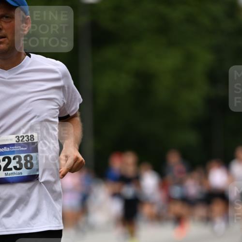 29.06.2025 - hella hamburg halbmarathon Dr. Thomas Lammeyer http://msf.ph/oto/8424205 29.06.2025 10:49:20 Kennedybrücke 1024, 1273, 1685, 1713, 1798, 3238, 3506, 4388, 6002, 6841, 6888, 6922, 7216, 7541, 7610, 8605, 8745, 8907, 9084, 9085, 10223, 10303, 10304 meine-sportfotos.de