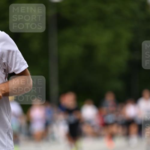 29.06.2025 - hella hamburg halbmarathon Dr. Thomas Lammeyer http://msf.ph/oto/8424221 29.06.2025 10:49:21 Kennedybrücke 1024, 1273, 1685, 1713, 1798, 3238, 3506, 4388, 6002, 6841, 6888, 6922, 7216, 7541, 8605, 8745, 8907, 9084, 9085, 10223, 10303, 10304 meine-sportfotos.de