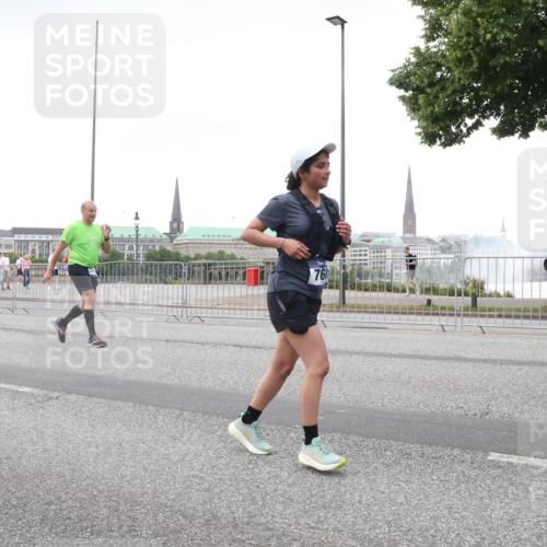 29.06.2025 - hella hamburg halbmarathon Lena Gebhardt http://msf.ph/oto/8424227 29.06.2025 10:53:17 Lombardsbrücke 768, 1340, 1709, 1900, 1906, 1984, 2065, 2146, 2291, 2409, 2429, 2701, 2988, 3226, 3787, 4195, 4595, 4626, 4729, 5428, 5562, 5815, 6041, 6044, 6135, 6521, 7068, 7483, 7611, 7681, 7737, 7876, 8189, 8212, 8414, 8515, 8906, 9077, 9456, 9545, 9685, 9764, 9785, 10043, 10055, 10175, 10417, 10490, 10568, 10661, 10981, 11520, 11524, 11919, 12127, 12128, 12193, 12219, 12700, 13489, 13916, 13917, 14038, 14765, 14807, 14977, 14979, 16137 meine-sportfotos.de