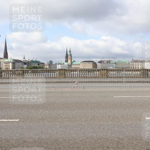 29.06.2025 - hella hamburg halbmarathon Lena Gebhardt http://msf.ph/oto/8424229 29.06.2025 08:58:14 Lombardsbrücke  meine-sportfotos.de