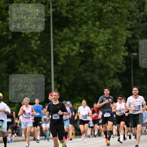 29.06.2025 - hella hamburg halbmarathon Dr. Thomas Lammeyer http://msf.ph/oto/8424239 29.06.2025 10:49:22 Kennedybrücke 1024, 1273, 1685, 1713, 1798, 3238, 3506, 4388, 6002, 6841, 6888, 6922, 7216, 7541, 8605, 8745, 8907, 9084, 9085, 10223, 10668 meine-sportfotos.de