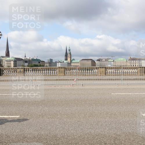 29.06.2025 - hella hamburg halbmarathon Lena Gebhardt http://msf.ph/oto/8424248 29.06.2025 08:58:24 Lombardsbrücke  meine-sportfotos.de