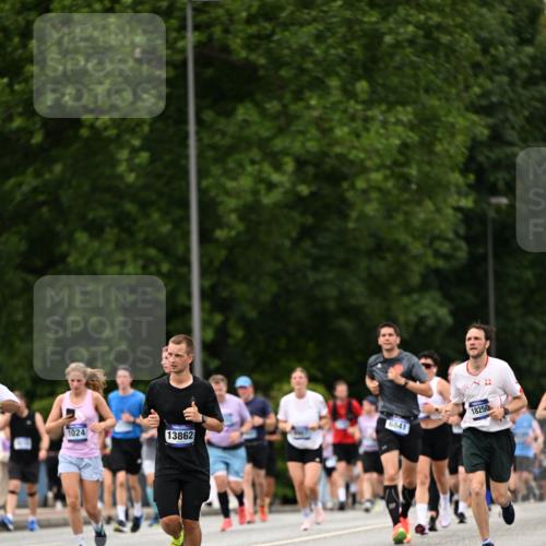 29.06.2025 - hella hamburg halbmarathon Dr. Thomas Lammeyer http://msf.ph/oto/8424255 29.06.2025 10:49:22 Kennedybrücke 1024, 1273, 1685, 1713, 1798, 3238, 3506, 4388, 6002, 6841, 6888, 6922, 7216, 7541, 8605, 8745, 8907, 9084, 9085, 10223, 10668 meine-sportfotos.de