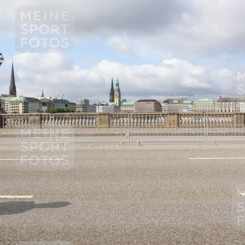 29.06.2025 - hella hamburg halbmarathon Lena Gebhardt http://msf.ph/oto/8424268 29.06.2025 08:58:24 Lombardsbrücke  meine-sportfotos.de