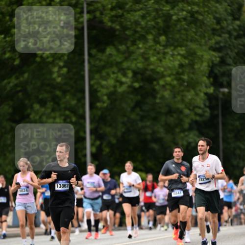 29.06.2025 - hella hamburg halbmarathon Dr. Thomas Lammeyer http://msf.ph/oto/8424274 29.06.2025 10:49:22 Kennedybrücke 1024, 1273, 1685, 1713, 1798, 3238, 3506, 4388, 6002, 6841, 6888, 6922, 7216, 7541, 8605, 8745, 8907, 9084, 9085, 10223, 10668 meine-sportfotos.de