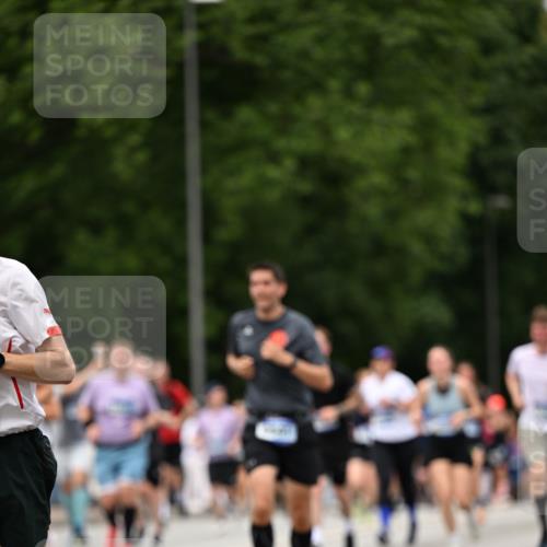 29.06.2025 - hella hamburg halbmarathon Dr. Thomas Lammeyer http://msf.ph/oto/8424441 29.06.2025 10:49:28 Kennedybrücke 1024, 1273, 1685, 1713, 1798, 3238, 3570, 4275, 4337, 4388, 5949, 6002, 6841, 6888, 7216, 7541, 8605, 8745, 8907, 9084, 9085, 10223, 10668 meine-sportfotos.de