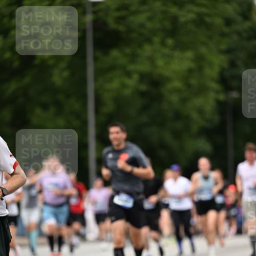 29.06.2025 - hella hamburg halbmarathon Dr. Thomas Lammeyer http://msf.ph/oto/8424447 29.06.2025 10:49:28 Kennedybrücke 1024, 1273, 1685, 1713, 1798, 3238, 3570, 4275, 4337, 4388, 5949, 6002, 6841, 6888, 7216, 7541, 8605, 8745, 8907, 9084, 9085, 10223, 10668 meine-sportfotos.de