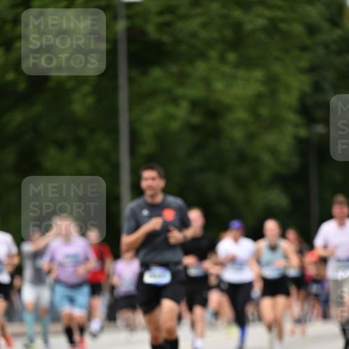 29.06.2025 - hella hamburg halbmarathon Dr. Thomas Lammeyer http://msf.ph/oto/8424456 29.06.2025 10:49:28 Kennedybrücke 1024, 1273, 1685, 1713, 1798, 3238, 3570, 4275, 4337, 4388, 5949, 6002, 6841, 6888, 7216, 7541, 8605, 8745, 8907, 9084, 9085, 10223, 10668 meine-sportfotos.de