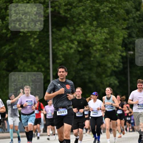 29.06.2025 - hella hamburg halbmarathon Dr. Thomas Lammeyer http://msf.ph/oto/8424465 29.06.2025 10:49:28 Kennedybrücke 1024, 1273, 1685, 1713, 1798, 3238, 3570, 4275, 4337, 4388, 5949, 6002, 6841, 6888, 7216, 7541, 8605, 8745, 8907, 9084, 9085, 10223, 10668 meine-sportfotos.de