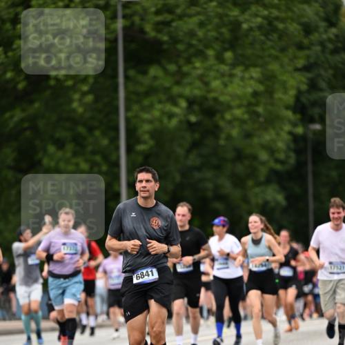 29.06.2025 - hella hamburg halbmarathon Dr. Thomas Lammeyer http://msf.ph/oto/8424468 29.06.2025 10:49:28 Kennedybrücke 1024, 1273, 1685, 1713, 1798, 3238, 3570, 4275, 4337, 4388, 5949, 6002, 6841, 6888, 7216, 7541, 8605, 8745, 8907, 9084, 9085, 10223, 10668 meine-sportfotos.de