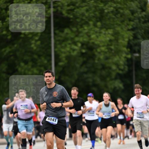 29.06.2025 - hella hamburg halbmarathon Dr. Thomas Lammeyer http://msf.ph/oto/8424483 29.06.2025 10:49:29 Kennedybrücke 1024, 1273, 1685, 1713, 1798, 3238, 3570, 4275, 4337, 4388, 5099, 5949, 6002, 6841, 6888, 7216, 7541, 8605, 8745, 8907, 9084, 9085, 10223, 10668 meine-sportfotos.de