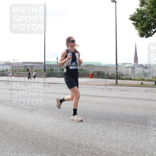 29.06.2025 - hella hamburg halbmarathon Lena Gebhardt http://msf.ph/oto/8424484 29.06.2025 10:28:29 Lombardsbrücke 15056, 3445, 4700, 5250, 5369, 5604, 5718, 5903, 5939, 6102, 6418, 6632, 7667, 7980, 8215, 8327, 8560, 9642, 9653, 9654, 9716, 9855, 10068, 10434, 12780, 12842, 13045, 13296, 13400, 13568, 13678, 14017, 14155, 15123, 15256, 15608, 16125, 16643, 18256, 18293, 18604, 19180 meine-sportfotos.de
