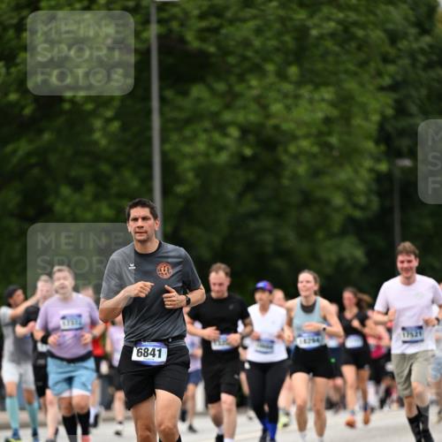 29.06.2025 - hella hamburg halbmarathon Dr. Thomas Lammeyer http://msf.ph/oto/8424488 29.06.2025 10:49:29 Kennedybrücke 1024, 1273, 1685, 1713, 1798, 3238, 3570, 4275, 4337, 4388, 5099, 5949, 6002, 6841, 6888, 7216, 7541, 8605, 8745, 8907, 9084, 9085, 10223, 10668 meine-sportfotos.de