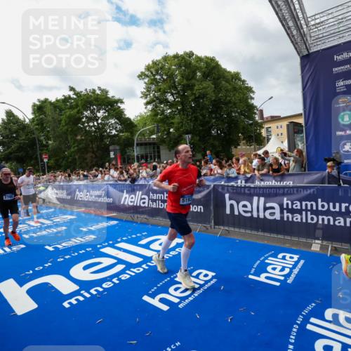29.06.2025 - hella hamburg halbmarathon Zöllner http://msf.ph/oto/8424513 29.06.2025 10:33:52 Ziel 1743, 2228, 2243, 2746, 4246, 5193, 10865, 13771, 14310, 14466, 16243 meine-sportfotos.de