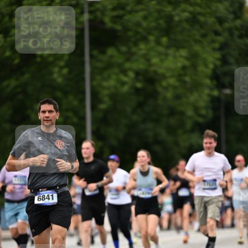 29.06.2025 - hella hamburg halbmarathon Dr. Thomas Lammeyer http://msf.ph/oto/8424518 29.06.2025 10:49:30 Kennedybrücke 1024, 1273, 1685, 1774, 1798, 3238, 3570, 4275, 4337, 4388, 5099, 5949, 6002, 6841, 6888, 7216, 7541, 8605, 8745, 8907, 9084, 9085, 10223, 10668 meine-sportfotos.de