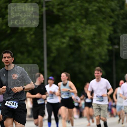 29.06.2025 - hella hamburg halbmarathon Dr. Thomas Lammeyer http://msf.ph/oto/8424539 29.06.2025 10:49:30 Kennedybrücke 1024, 1273, 1685, 1774, 1798, 3238, 3570, 4275, 4337, 4388, 5099, 5949, 6002, 6841, 6888, 7216, 7541, 8605, 8745, 8907, 9084, 9085, 10223, 10668 meine-sportfotos.de