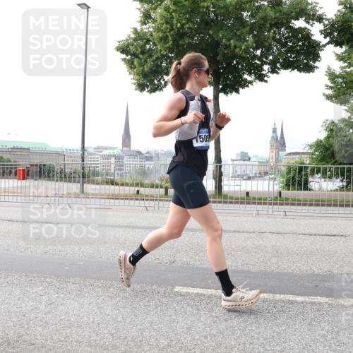 29.06.2025 - hella hamburg halbmarathon Lena Gebhardt http://msf.ph/oto/8424547 29.06.2025 10:28:29 Lombardsbrücke 505, 3445, 4700, 5250, 5369, 5604, 5718, 5903, 5939, 6102, 6418, 6632, 7667, 7980, 8215, 8327, 8560, 9642, 9653, 9654, 9716, 9855, 10068, 10434, 12780, 12842, 13045, 13296, 13400, 13568, 13678, 14017, 14155, 15123, 15256, 15608, 16125, 16643, 18256, 18293, 18604, 19180 meine-sportfotos.de