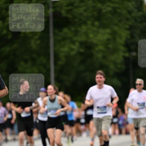 29.06.2025 - hella hamburg halbmarathon Dr. Thomas Lammeyer http://msf.ph/oto/8424566 29.06.2025 10:49:31 Kennedybrücke 1024, 1273, 1685, 1774, 1798, 2779, 3238, 3570, 4275, 4337, 4388, 5099, 5949, 6002, 6841, 6888, 7216, 7859, 8605, 8745, 8907, 9084, 9085, 10668 meine-sportfotos.de