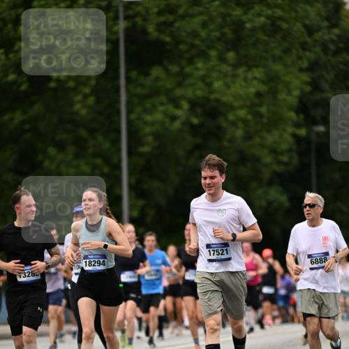 29.06.2025 - hella hamburg halbmarathon Dr. Thomas Lammeyer http://msf.ph/oto/8424587 29.06.2025 10:49:32 Kennedybrücke 1024, 1685, 1774, 1798, 2779, 3238, 3570, 4275, 4337, 4388, 5099, 5949, 6002, 6841, 6888, 7216, 7859, 8605, 8745, 8907, 9084, 9085, 10668 meine-sportfotos.de