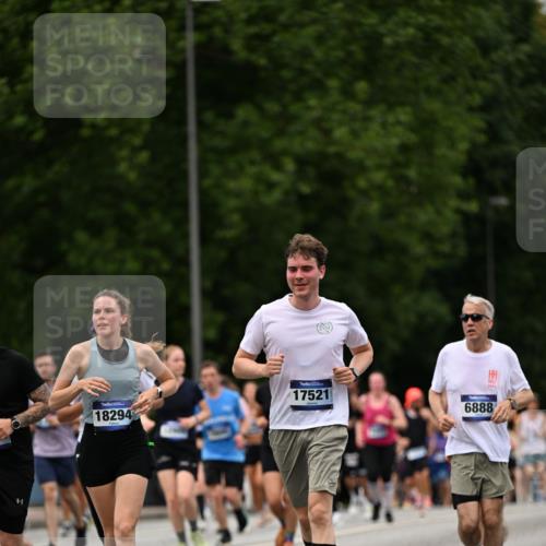 29.06.2025 - hella hamburg halbmarathon Dr. Thomas Lammeyer http://msf.ph/oto/8424600 29.06.2025 10:49:32 Kennedybrücke 1024, 1685, 1774, 1798, 2779, 3238, 3570, 4275, 4337, 4388, 5099, 5949, 6002, 6841, 6888, 7216, 7859, 8605, 8745, 8907, 9084, 9085, 10668 meine-sportfotos.de