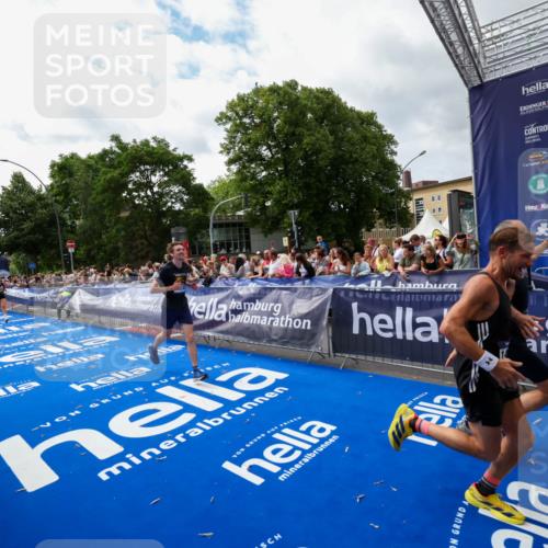29.06.2025 - hella hamburg halbmarathon Zöllner http://msf.ph/oto/8424601 29.06.2025 10:33:56 Ziel 1743, 2243, 10865, 13771, 14310, 14466, 15500, 16243 meine-sportfotos.de