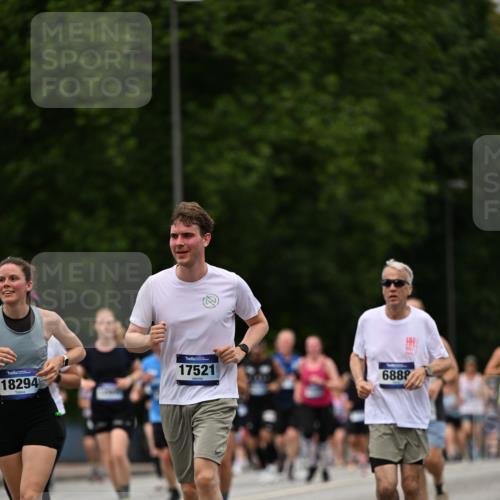 29.06.2025 - hella hamburg halbmarathon Dr. Thomas Lammeyer http://msf.ph/oto/8424629 29.06.2025 10:49:33 Kennedybrücke 1024, 1774, 1798, 2550, 2779, 3570, 4275, 4337, 4388, 5099, 5949, 6002, 6841, 6888, 7216, 7859, 8605, 8745, 8907, 9084, 9085, 10668, 10727 meine-sportfotos.de