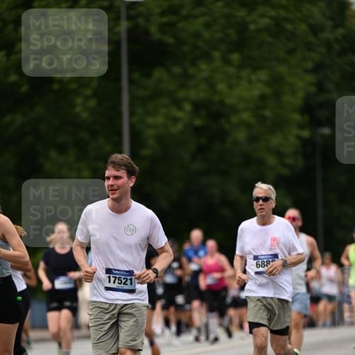 29.06.2025 - hella hamburg halbmarathon Dr. Thomas Lammeyer http://msf.ph/oto/8424637 29.06.2025 10:49:33 Kennedybrücke 1024, 1774, 1798, 2550, 2779, 3570, 4275, 4337, 4388, 5099, 5949, 6002, 6841, 6888, 7216, 7859, 8605, 8745, 8907, 9084, 9085, 10668, 10727 meine-sportfotos.de
