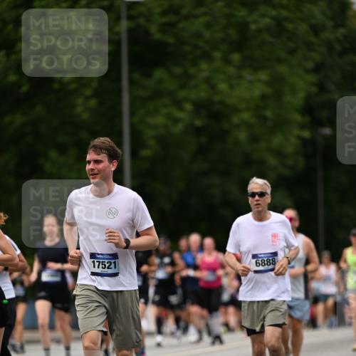 29.06.2025 - hella hamburg halbmarathon Dr. Thomas Lammeyer http://msf.ph/oto/8424642 29.06.2025 10:49:33 Kennedybrücke 1024, 1774, 1798, 2550, 2779, 3570, 4275, 4337, 4388, 5099, 5949, 6002, 6841, 6888, 7216, 7859, 8605, 8745, 8907, 9084, 9085, 10668, 10727 meine-sportfotos.de