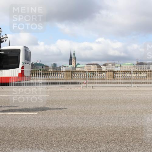 29.06.2025 - hella hamburg halbmarathon Lena Gebhardt http://msf.ph/oto/8424654 29.06.2025 08:58:44 Lombardsbrücke  meine-sportfotos.de