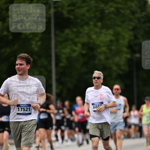 29.06.2025 - hella hamburg halbmarathon Dr. Thomas Lammeyer http://msf.ph/oto/8424660 29.06.2025 10:49:34 Kennedybrücke 1024, 1774, 1798, 2550, 2779, 3570, 4275, 4337, 4388, 5099, 5949, 6841, 6888, 7216, 7859, 8605, 8745, 8907, 9084, 9085, 10668, 10727 meine-sportfotos.de