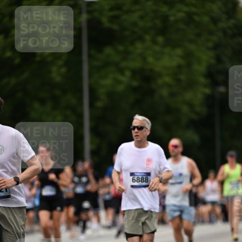 29.06.2025 - hella hamburg halbmarathon Dr. Thomas Lammeyer http://msf.ph/oto/8424677 29.06.2025 10:49:35 Kennedybrücke 1024, 1774, 1798, 2550, 2779, 3570, 4275, 4337, 4388, 5099, 5949, 6841, 6888, 7216, 7859, 8605, 8745, 8907, 9084, 9085, 10668, 10727 meine-sportfotos.de