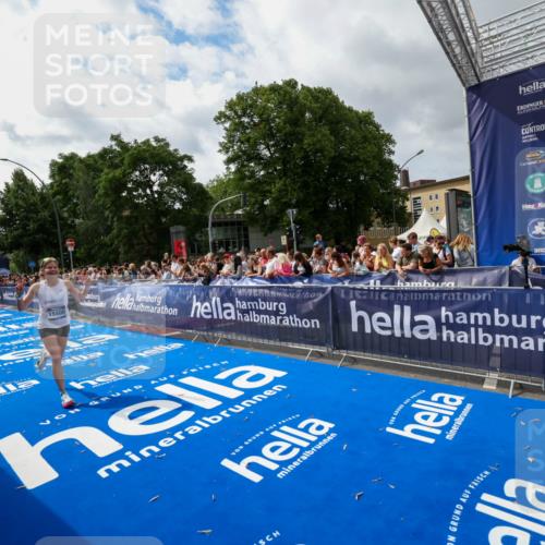 29.06.2025 - hella hamburg halbmarathon Zöllner http://msf.ph/oto/8424679 29.06.2025 10:34:01 Ziel 9345, 9519, 11227, 13493, 13494, 15268, 15500, 17877 meine-sportfotos.de