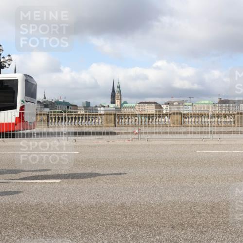 29.06.2025 - hella hamburg halbmarathon Lena Gebhardt http://msf.ph/oto/8424681 29.06.2025 08:58:44 Lombardsbrücke  meine-sportfotos.de