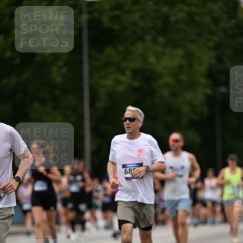 29.06.2025 - hella hamburg halbmarathon Dr. Thomas Lammeyer http://msf.ph/oto/8424682 29.06.2025 10:49:35 Kennedybrücke 1024, 1774, 1798, 2550, 2779, 3570, 4275, 4337, 4388, 5099, 5949, 6841, 6888, 7216, 7859, 8605, 8745, 8907, 9084, 9085, 10668, 10727 meine-sportfotos.de