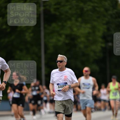 29.06.2025 - hella hamburg halbmarathon Dr. Thomas Lammeyer http://msf.ph/oto/8424685 29.06.2025 10:49:35 Kennedybrücke 1024, 1774, 1798, 2550, 2779, 3570, 4275, 4337, 4388, 5099, 5949, 6841, 6888, 7216, 7859, 8605, 8745, 8907, 9084, 9085, 10668, 10727 meine-sportfotos.de