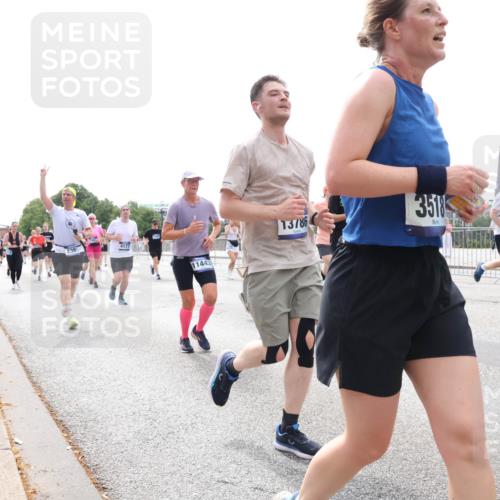 29.06.2025 - hella hamburg halbmarathon Lena Gebhardt http://msf.ph/oto/8424694 29.06.2025 10:43:17 Lombardsbrücke 236, 11443, 13786, 3518, 152, 1149, 1155, 1467, 1788, 1816, 1878, 2103, 2158, 2267, 2361, 2450, 2509, 2971, 3074, 3238, 3329, 3378, 3390, 3518, 3638, 3764, 4056, 4105, 4177, 4302, 4367, 4385, 4680, 5067, 5268, 5370, 5610, 5720, 5755, 5967, 6012, 6096, 6226, 6440, 6931, 7043, 7461, 7872, 7926, 8135, 8161, 8184, 8233, 8408, 8435, 8795, 8991, 9072, 9304, 9378, 9639, 9641, 9644, 9976, 10008, 10083, 10180, 10200, 10202, 11142, 11710, 12151, 13049 meine-sportfotos.de