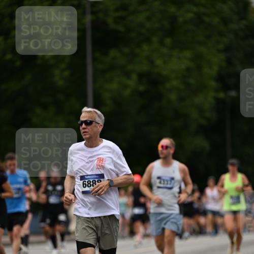 29.06.2025 - hella hamburg halbmarathon Dr. Thomas Lammeyer http://msf.ph/oto/8424702 29.06.2025 10:49:36 Kennedybrücke 1024, 1774, 1798, 2550, 2779, 3570, 4275, 4337, 4388, 5099, 5949, 6841, 6888, 7216, 7859, 7912, 8745, 8907, 9084, 9085, 10668, 10727 meine-sportfotos.de