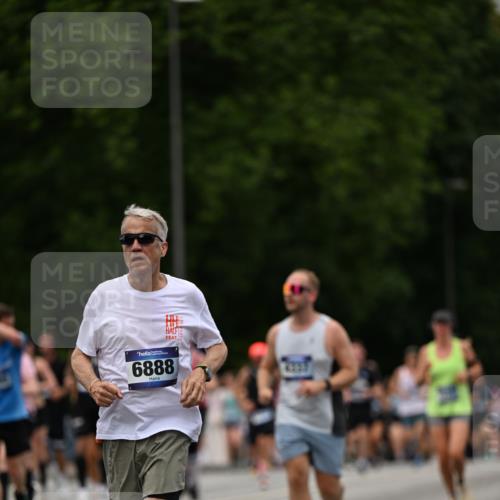 29.06.2025 - hella hamburg halbmarathon Dr. Thomas Lammeyer http://msf.ph/oto/8424712 29.06.2025 10:49:36 Kennedybrücke 1024, 1774, 1798, 2550, 2779, 3570, 4275, 4337, 4388, 5099, 5949, 6841, 6888, 7216, 7859, 7912, 8745, 8907, 9084, 9085, 10668, 10727 meine-sportfotos.de