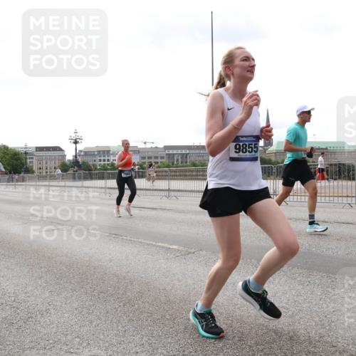 29.06.2025 - hella hamburg halbmarathon Lena Gebhardt http://msf.ph/oto/8424724 29.06.2025 10:28:32 Lombardsbrücke 5939, 9855, 1518, 1557, 3445, 4700, 5249, 5250, 5369, 5604, 5718, 5903, 5939, 6102, 6418, 7667, 7980, 8215, 8327, 8560, 9642, 9653, 9654, 9716, 9855, 10068, 10434, 13045, 13296, 13400, 13568, 14017, 14155, 15123, 15256, 16125, 16643, 18256, 18293, 18604, 19180 meine-sportfotos.de