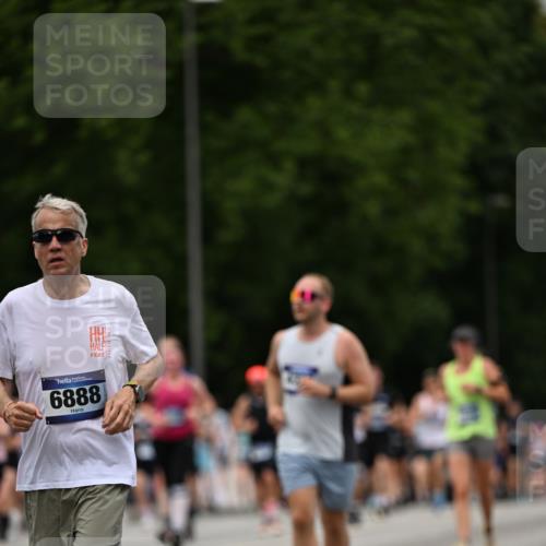 29.06.2025 - hella hamburg halbmarathon Dr. Thomas Lammeyer http://msf.ph/oto/8424731 29.06.2025 10:49:36 Kennedybrücke 1024, 1774, 1798, 2550, 2779, 3570, 4275, 4337, 4388, 5099, 5949, 6841, 6888, 7216, 7859, 7912, 8745, 8907, 9084, 9085, 10668, 10727 meine-sportfotos.de