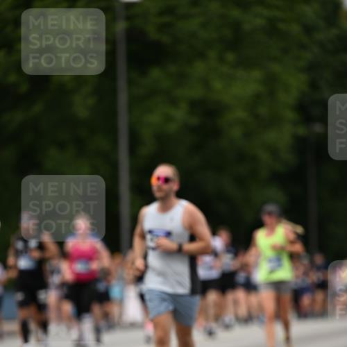 29.06.2025 - hella hamburg halbmarathon Dr. Thomas Lammeyer http://msf.ph/oto/8424756 29.06.2025 10:49:37 Kennedybrücke 1024, 1774, 1798, 2550, 2779, 3570, 4275, 4337, 4388, 5099, 5949, 6841, 6888, 7216, 7859, 7912, 8745, 8907, 9084, 9085, 10668, 10727 meine-sportfotos.de