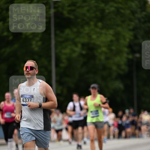 29.06.2025 - hella hamburg halbmarathon Dr. Thomas Lammeyer http://msf.ph/oto/8424793 29.06.2025 10:49:39 Kennedybrücke 1024, 1774, 1798, 2550, 2779, 3570, 4275, 4337, 4388, 5099, 5949, 6841, 6888, 7216, 7859, 7912, 8745, 8907, 9084, 9085, 10562, 10668, 10727 meine-sportfotos.de