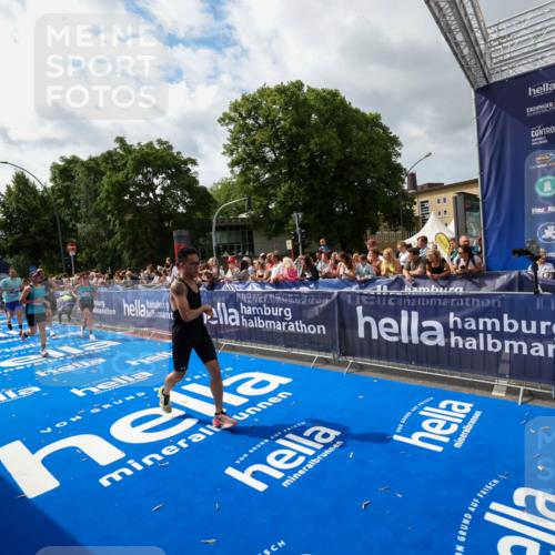 29.06.2025 - hella hamburg halbmarathon Zöllner http://msf.ph/oto/8424794 29.06.2025 10:34:06 Ziel 9345, 9519, 11019, 11202, 11227, 13066, 13493, 13494, 14448, 15268, 16724, 17877 meine-sportfotos.de