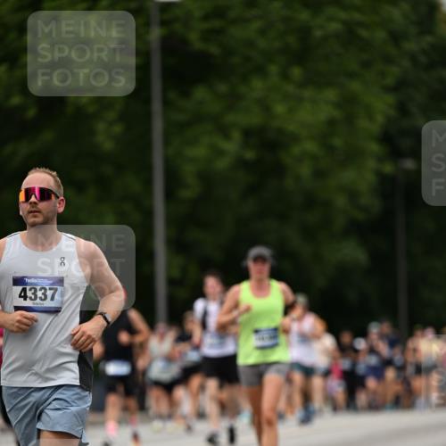 29.06.2025 - hella hamburg halbmarathon Dr. Thomas Lammeyer http://msf.ph/oto/8424806 29.06.2025 10:49:39 Kennedybrücke 1024, 1774, 1798, 2550, 2779, 3570, 4275, 4337, 4388, 5099, 5949, 6841, 6888, 7216, 7859, 7912, 8745, 8907, 9084, 9085, 10562, 10668, 10727 meine-sportfotos.de