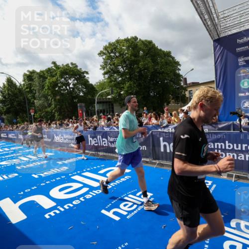 29.06.2025 - hella hamburg halbmarathon Zöllner http://msf.ph/oto/8424843 29.06.2025 10:34:09 Ziel 9345, 9376, 11019, 11202, 11227, 13066, 13494, 14448, 16724, 17751, 17877 meine-sportfotos.de