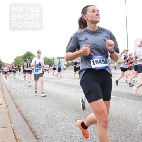 29.06.2025 - hella hamburg halbmarathon Lena Gebhardt http://msf.ph/oto/8424845 29.06.2025 10:53:27 Lombardsbrücke 13326, 10490, 419, 14419, 1340, 1709, 1900, 1906, 1984, 2065, 2291, 2409, 2429, 3226, 4195, 4595, 4626, 5428, 5562, 5815, 5856, 5857, 6041, 6044, 6135, 6306, 6521, 6913, 6996, 7039, 7068, 7483, 7537, 7611, 7681, 7876, 7890, 8189, 8212, 8414, 8515, 8906, 9077, 9456, 9531, 9685, 9764, 9771, 9785, 10043, 10175, 10490, 10661, 11520, 11524, 12193, 12219, 12700, 13489, 13916, 13917, 14038, 14977, 14979, 16137 meine-sportfotos.de