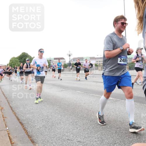 29.06.2025 - hella hamburg halbmarathon Lena Gebhardt http://msf.ph/oto/8424893 29.06.2025 10:53:27 Lombardsbrücke 3326, 014761, 2409, 1340, 1709, 1900, 1906, 1984, 2065, 2291, 2409, 2429, 3226, 4195, 4595, 4626, 5428, 5562, 5815, 5856, 5857, 6041, 6044, 6135, 6306, 6521, 6913, 6996, 7039, 7068, 7483, 7537, 7611, 7681, 7876, 7890, 8189, 8212, 8414, 8515, 8906, 9077, 9456, 9531, 9685, 9764, 9771, 9785, 10043, 10175, 10490, 10661, 11520, 11524, 12193, 12219, 12700, 13489, 13916, 13917, 14038, 14977, 14979, 16137 meine-sportfotos.de