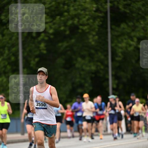 29.06.2025 - hella hamburg halbmarathon Dr. Thomas Lammeyer http://msf.ph/oto/8424950 29.06.2025 10:49:49 Kennedybrücke 1774, 1798, 2550, 2779, 2846, 2954, 3570, 3879, 3993, 4275, 4337, 4388, 5099, 5108, 5190, 5339, 5949, 6888, 7699, 7859, 7912, 8272, 8594, 9536, 10562, 10668, 10727 meine-sportfotos.de